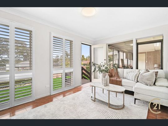 Modern Family Home Opposite Park - Prime Toongabbie Heights Location!! - Photo 1