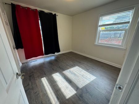 For Lease - 97 Central Park Boulevard Unit# Upper, Oshawa, Ontario - Photo 5