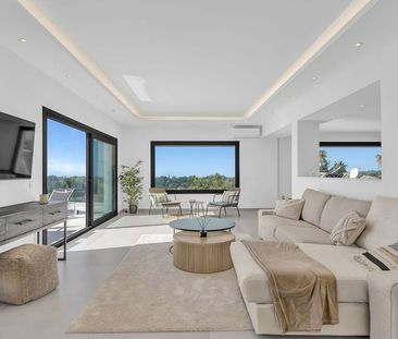 4 room luxury Villa for rent in Marbella, Andalusia - Photo 2