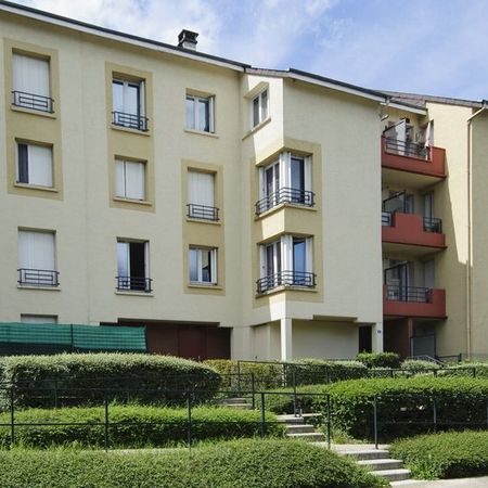 À CHARLEVILLE MEZIERES - Photo 4