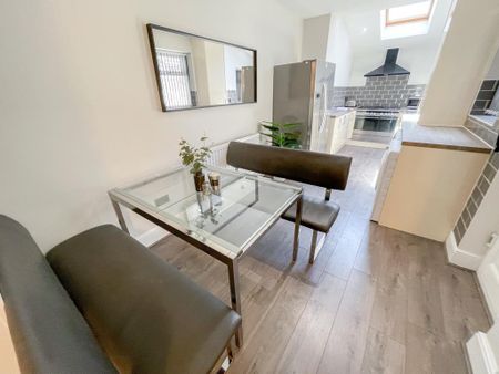 6 bedroom terraced house to rent - Photo 3