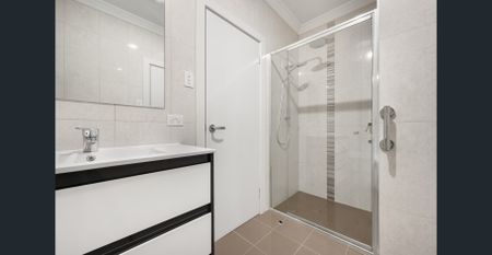 Modern townhouse close to the city centre - Photo 5