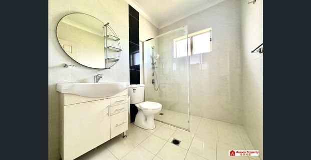 Stunning & Spacious Three-Level Townhouse Plus Study in a Quiet Street, Prime Enfield Location - Photo 1