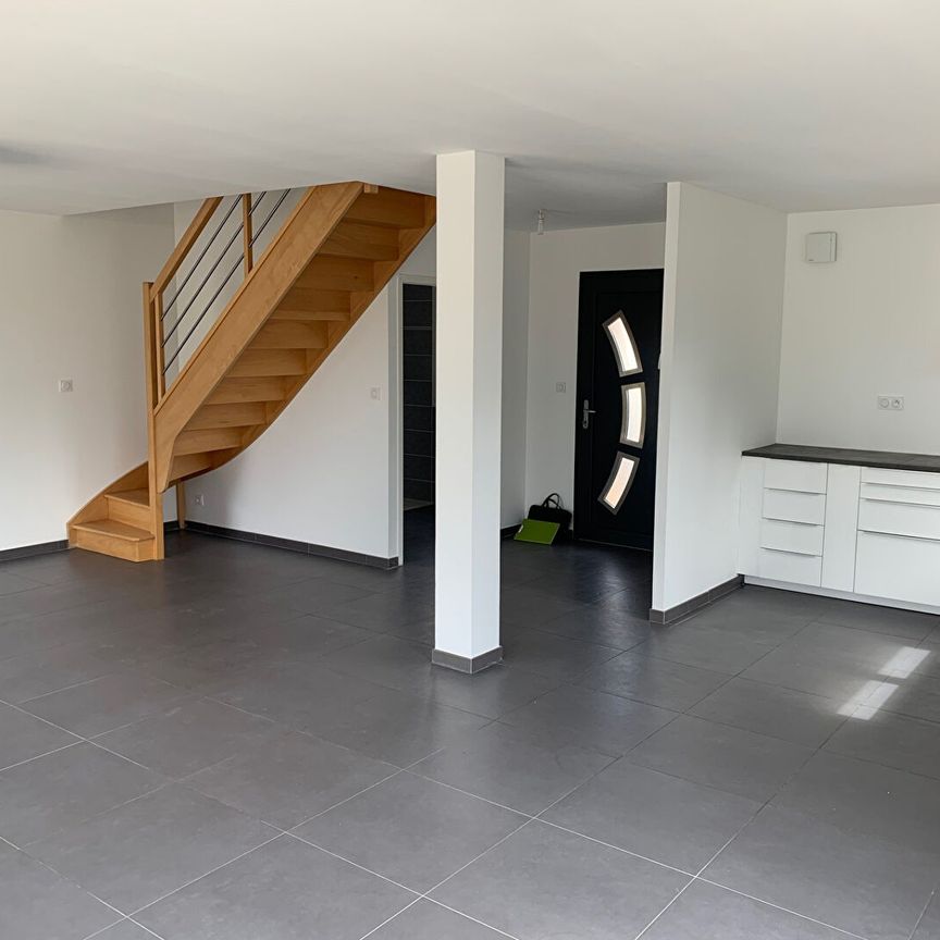 Location Maison 4 pièces 102m² - Photo 1
