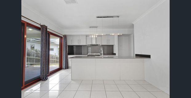 Executive Family Living - Photo 1