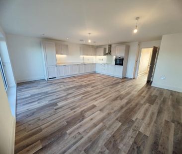 4 bedroom detached house to rent - Photo 2