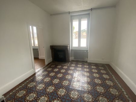 Location Appartement 3 pièces 95m² LE CREUSOT 71200 - Photo 4