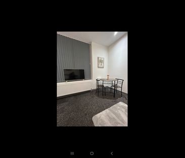 Room in a Shared Flat, Gorton, M18 - Photo 2