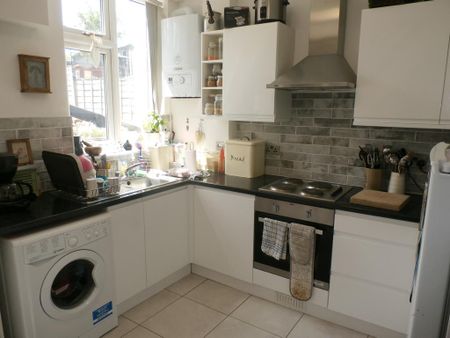 2 bedroom terraced house to rent - Photo 3