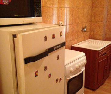 Apartament 2 camere semidecomandat, centrala termica, mobilat, etaj 1/4, Calea Bucuresti, zona Mc'Donalds - Photo 2