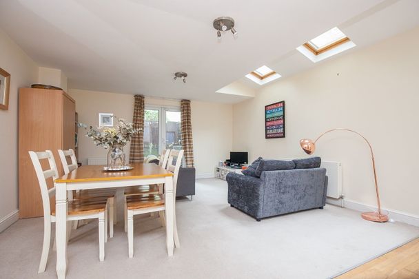 2 Bed Flat, Leander Road, SW2 - Photo 1