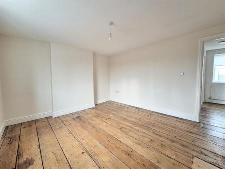 4 bedroom detached house to rent - Photo 4