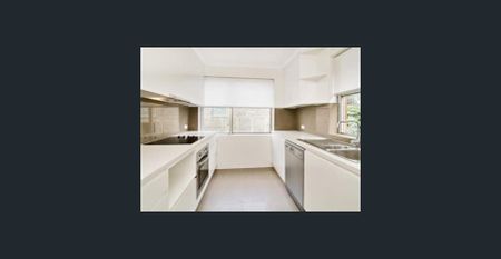 Beautiful Two-Bedroom Apartment in a Quiet Location - Photo 3