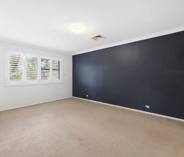 Spacious Three-Bedroom Townhouse with Double Garage in Marsfield - Photo 1