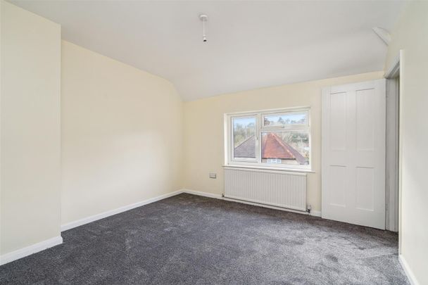 Wayside, High Wycombe - Photo 1