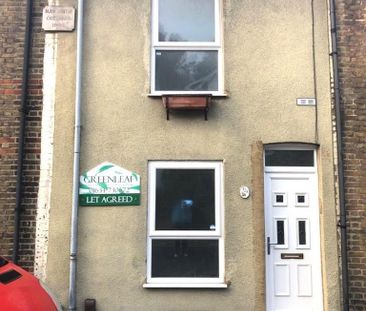 3 bedroom terraced house to rent - Photo 6