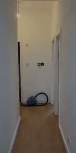 1 bedroom in a flat share to rent - Photo 4