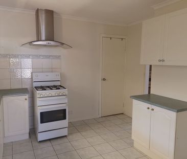 13 Fraser Street, Melton South, Vic 3338 - Photo 3