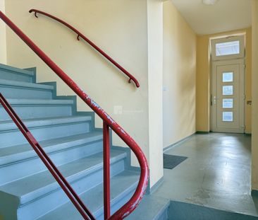 Mitten in der Stadt, fern vom Trubel: 2-Zimmer-Hofwohnung mit Balkon - Photo 1