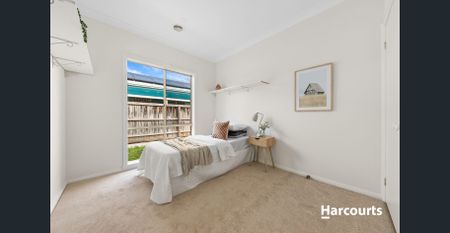 Modern Family Home in a Peaceful Pakenham Pocket - Photo 4