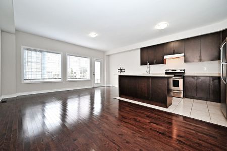 For Lease - 110 Southdown Avenue, Vaughan, Ontario - Photo 5