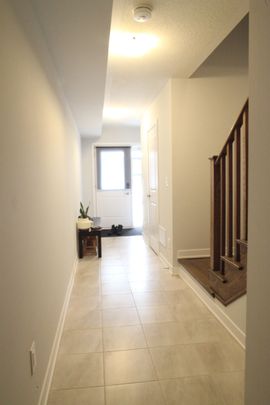 For Lease - 5 John Canning Way, Markham, Ontario - Photo 1