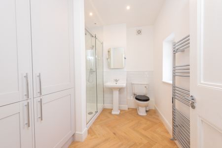 Windsor Road, Farnborough, Farnborough, GU14 - Photo 4