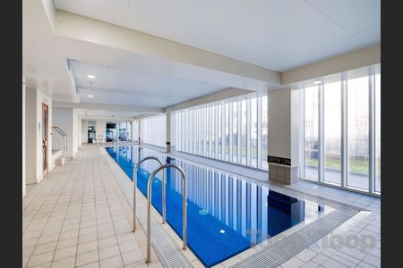 Modern Apartment in the Heart of New Port - Photo 5