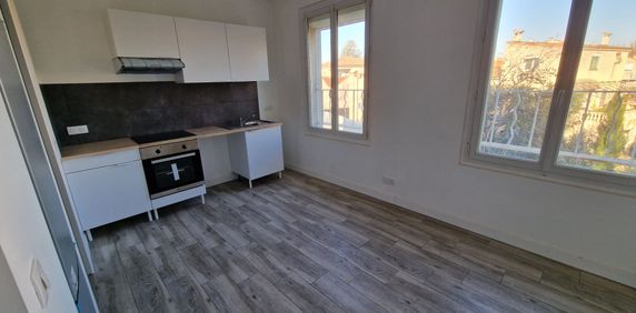 Saint victoret dans un petit immeuble un appartement de type 2 meublé, - Photo 2