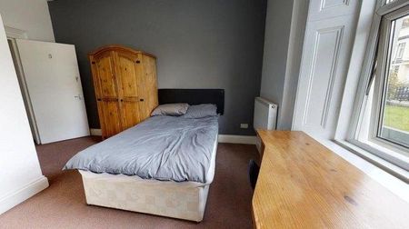 5 bedroom flat to rent - Photo 4