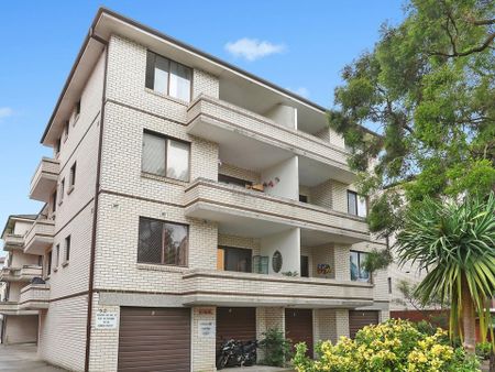 Renovated Two Bedroom Unit + Large Garage - Photo 5