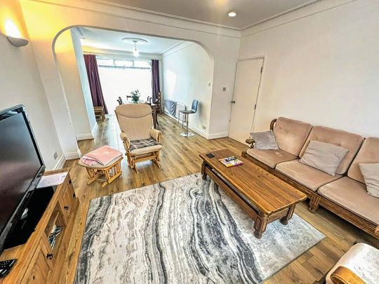 4 bedroom semi-detached house to rent - Photo 1