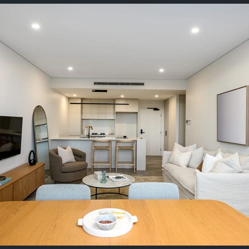 BRAND NEW TWO (2) BEDROOM APARTMENT - PANORAMIC VIEWS - Photo 1