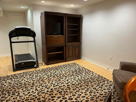 For Lease - 19 Budea. Lower Unit Crescent, Toronto, Ontario - Photo 5