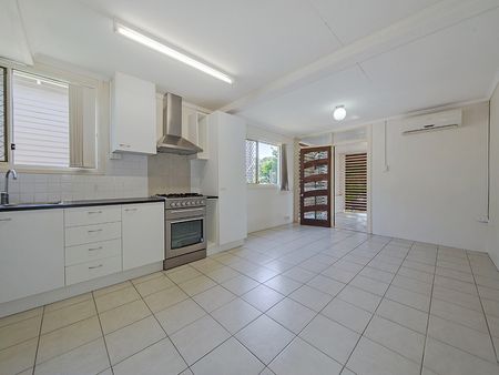 4/19 Newman Avenue, Camp Hill QLD 4152 - Apartment For Rent | Domain - Photo 4