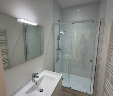 À LOUER – T3 de 68 m² avec patio, Rue de Valenciennes – JEAN BAPTIS... - Photo 4