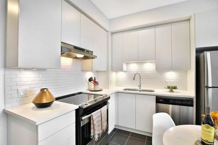 For Lease - 2490 Old Bronte Road Unit# 318, Oakville, Ontario - Photo 2