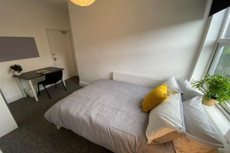 5 bedroom semi-detached house to rent - Photo 5