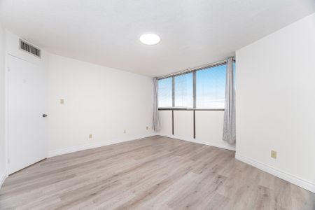 For Lease - 1333 Bloor Street Unit# 2301, Mississauga, Ontario - Photo 2