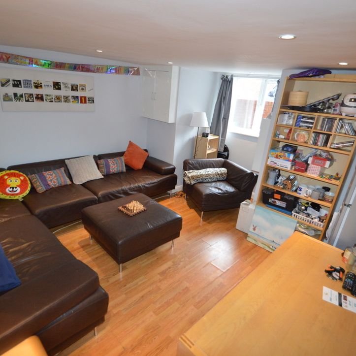 Burchett Terrace - Photo 1