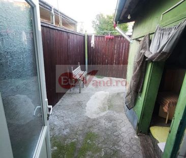 De inchiriat casa cu 2 camere, strada Romana, 320 euro - Fotografie 5