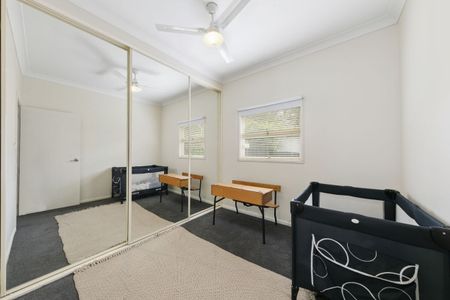 Comfortable Three-Bed Home in Convenient Location - Photo 3