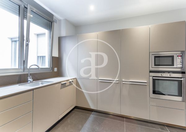 Flat for rent with Terrace in San Francesc (Valencia)