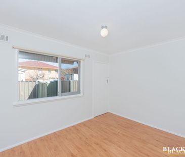 2/75 Tharwa Road, Queanbeyan, NSW 2620 - Photo 3