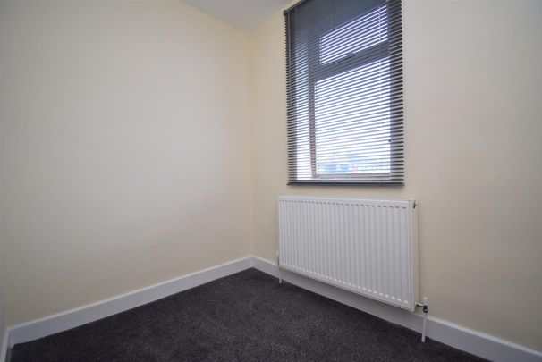 Wakefield Road, Ossett - Photo 1