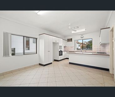 2/212 Terrigal Drive, Terrigal, NSW 2260 - Photo 6