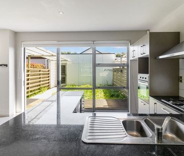 Takanini living! - Photo 2