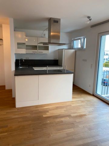 2 Zimmer Wohnung, Tiefgarage, Balkon, Aufzug - Photo 2