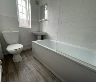 Lyndhurst Court, South Woodford, E18, Property for rent - Photo 5