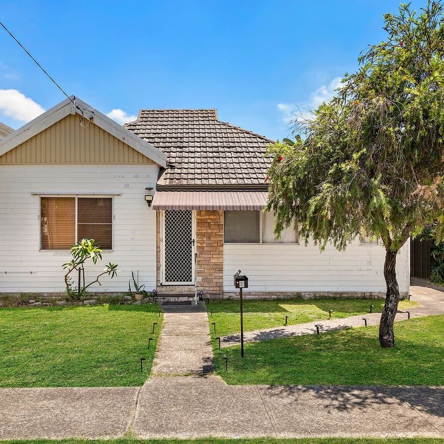 3 Sanoni Avenue, Sandringham NSW 2219 - House For Rent | Domain - Photo 1